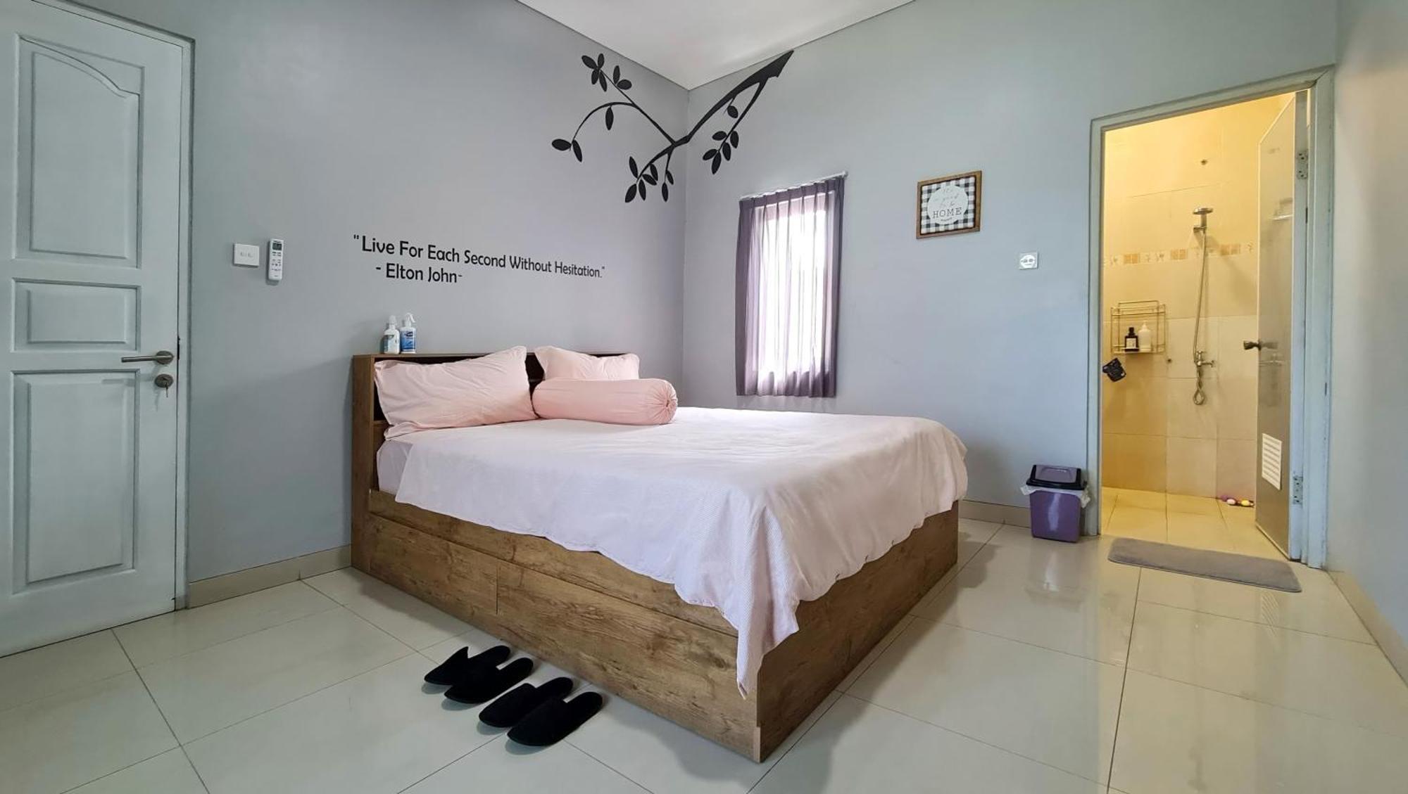 Villa Palm Springs By Reqhome Ciater Hilir Екстер'єр фото