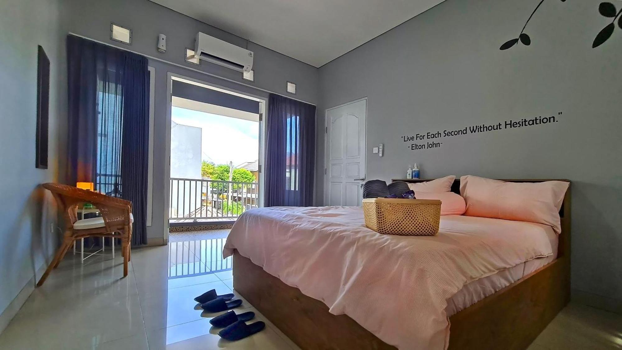 Villa Palm Springs By Reqhome Ciater Hilir Екстер'єр фото