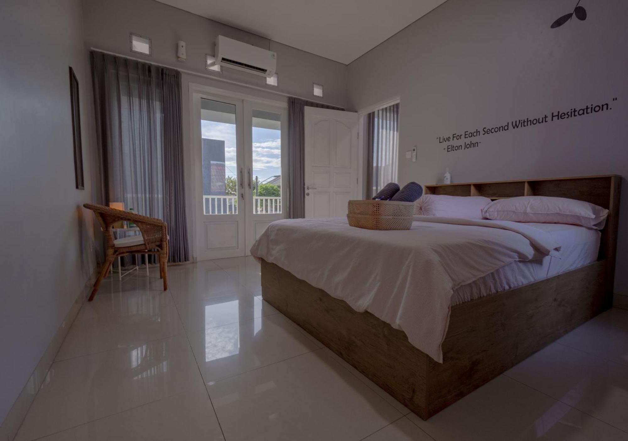 Villa Palm Springs By Reqhome Ciater Hilir Екстер'єр фото