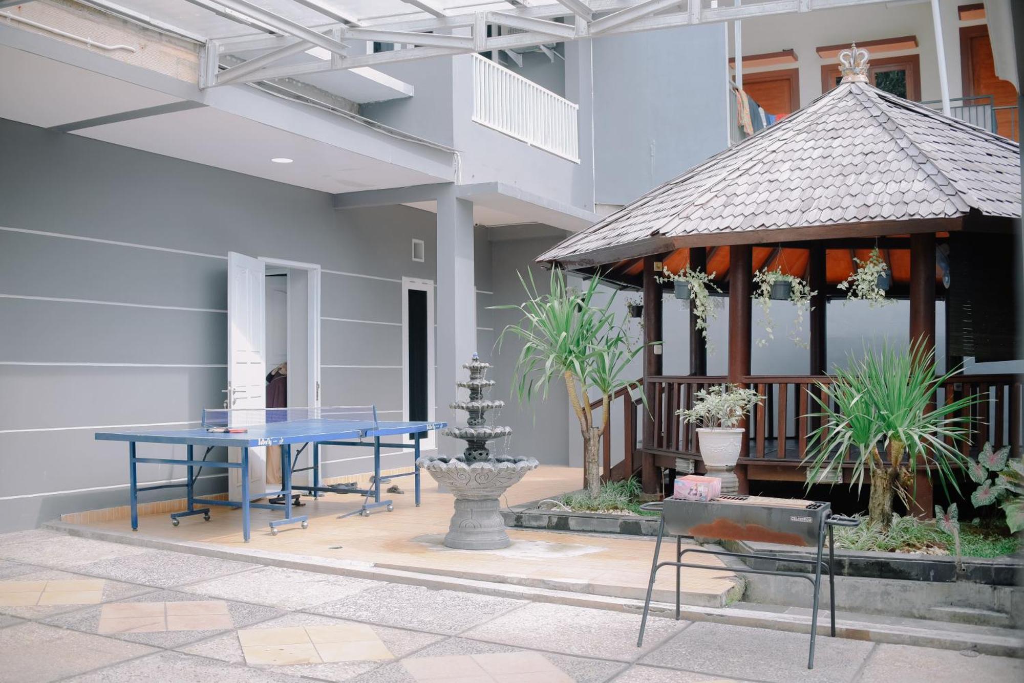 Villa Palm Springs By Reqhome Ciater Hilir Екстер'єр фото